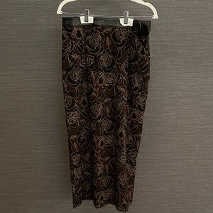 Chic Brown and Black Floral Maxi Skirt with Rose Pattern